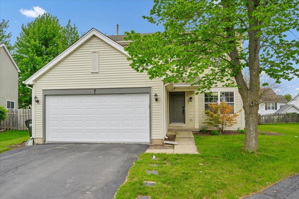 7 Appletree Ct., Lake In The Hills, IL 60156