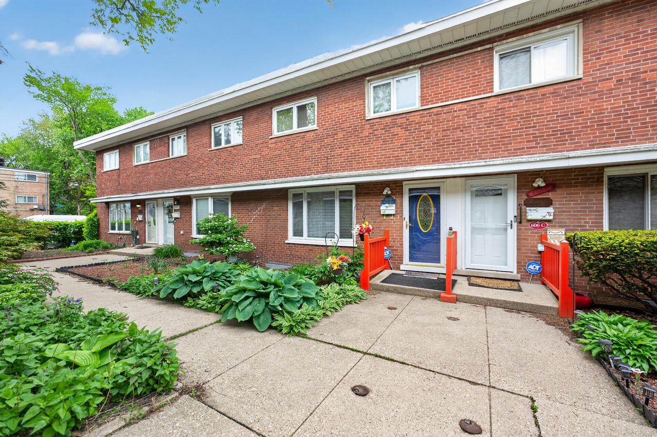 606 South Blvd. #D, Evanston, IL 60202