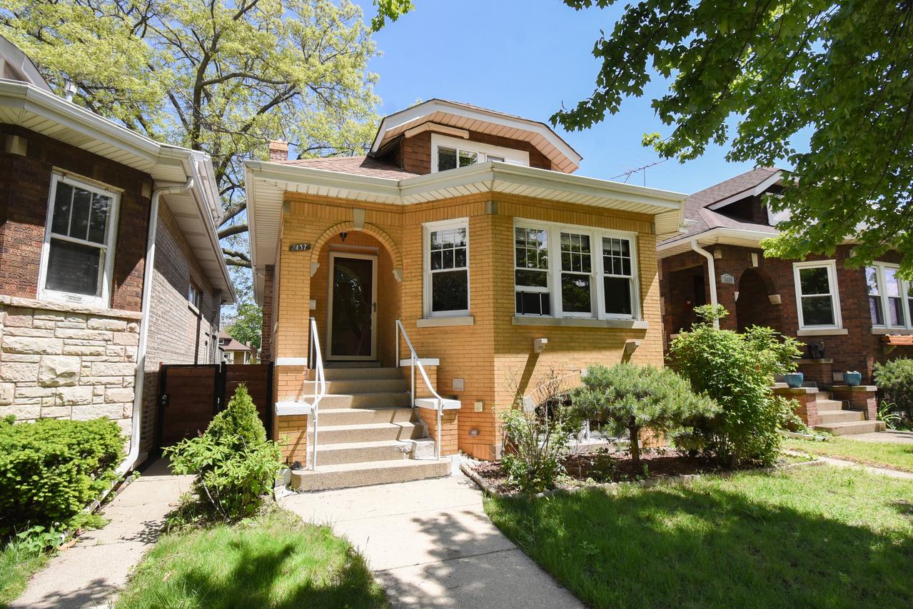 1437 Maple Ave., Berwyn, IL 60402