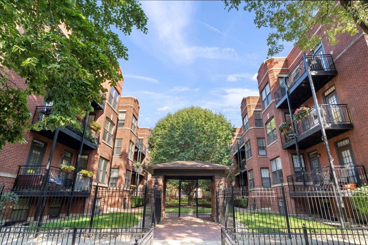 2701 N Mildred Ave. #2B, Chicago, IL 60614