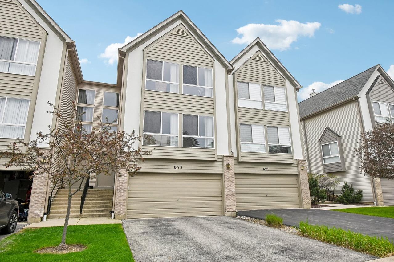 673 E Fountainview Dr., Mundelein, IL 60060