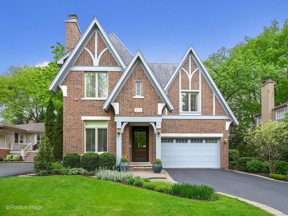 216 S Prospect Ave., Clarendon Hills, IL 60514
