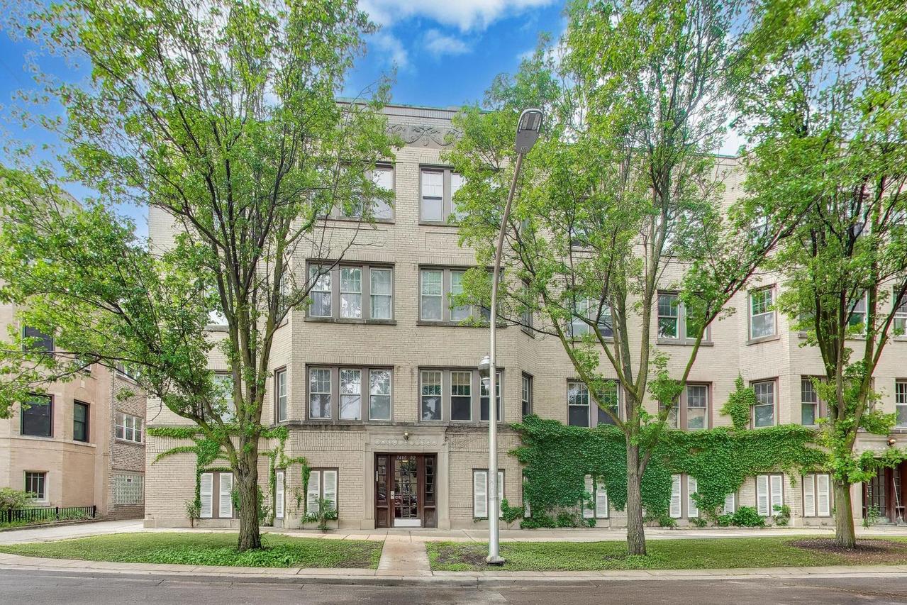 7400 N Seeley Ave. #3, Chicago, IL 60645