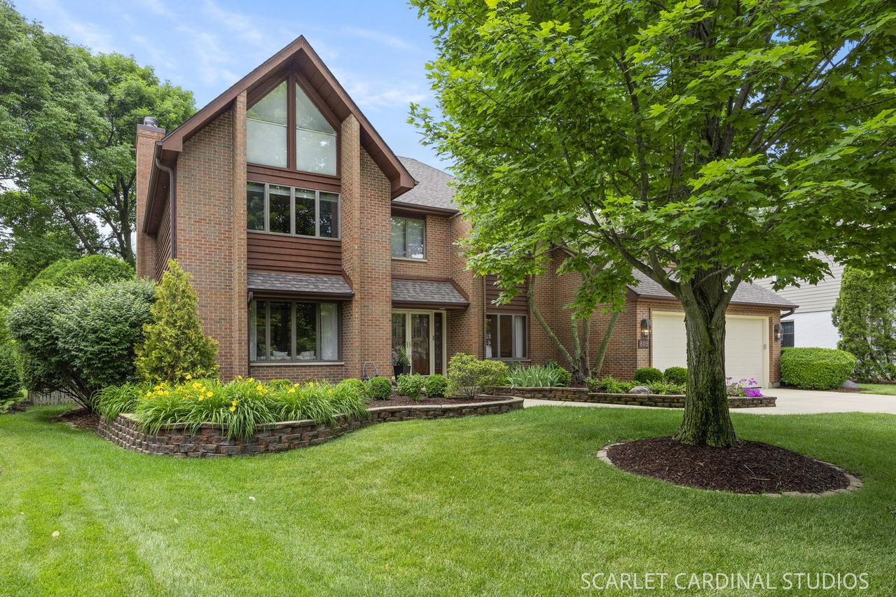 809 Glenmore Ct., Naperville, IL 60540
