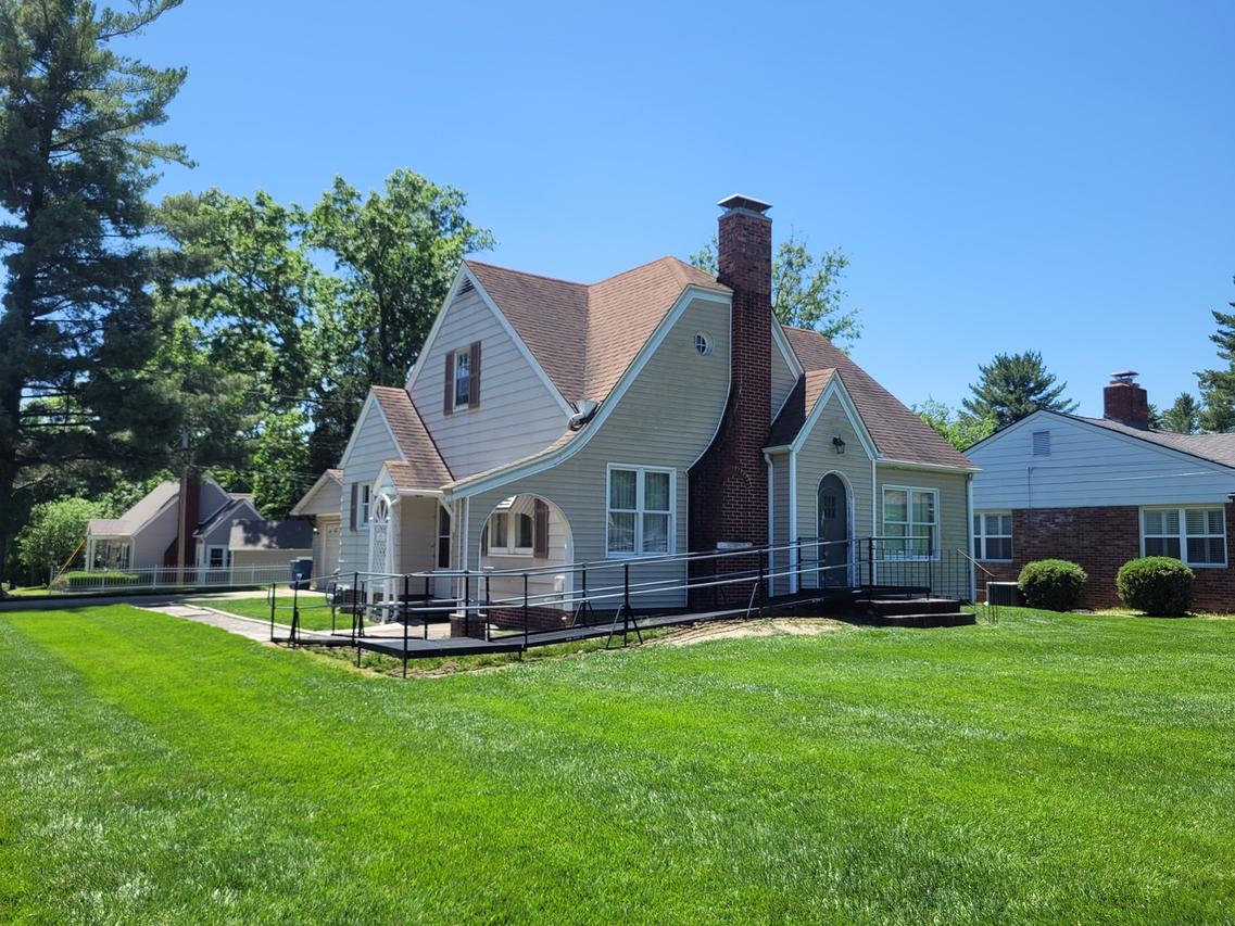 1901 E Richview Rd., Mt Vernon, IL 62864