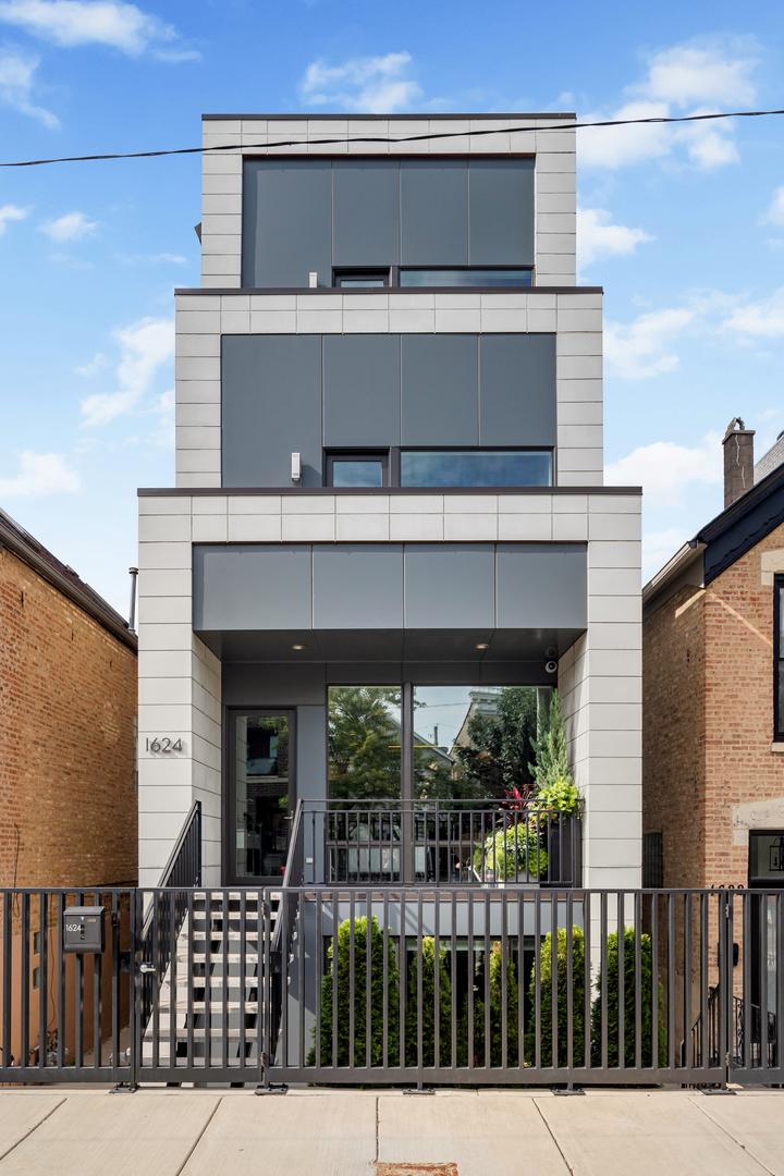 1624 W Pierce Ave., Chicago, IL 60622