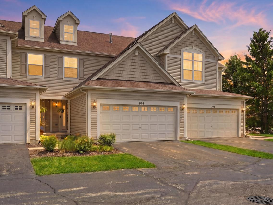 704 Amherst Dr., Sycamore, IL 60178