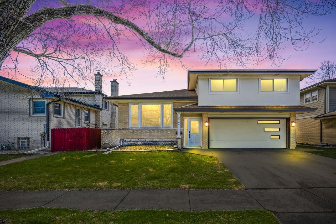 8709 W Madison Dr., Niles, IL 60714