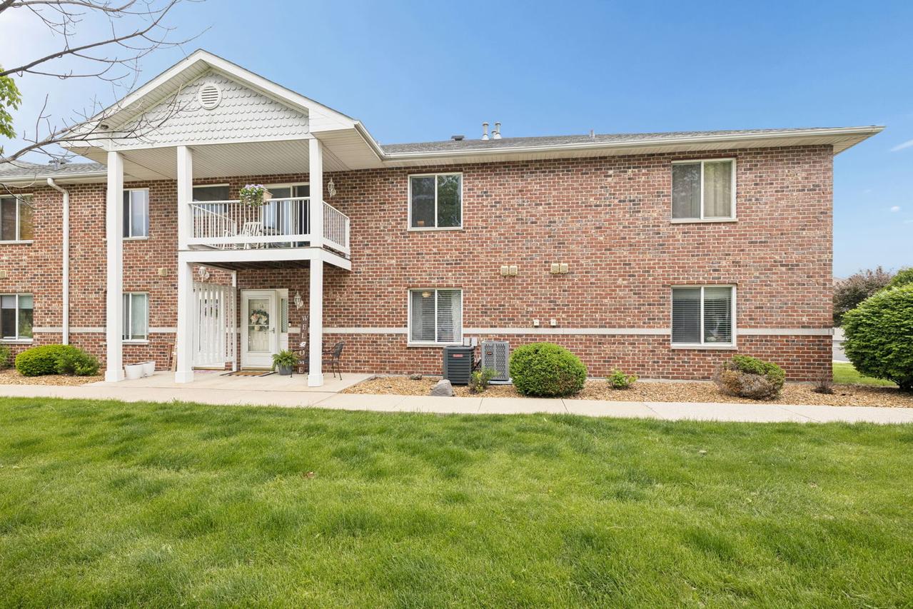 1370 Rock Run Dr. #14, Crest Hill, IL 60403