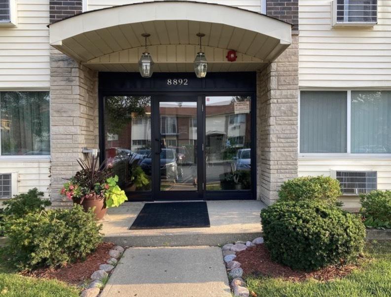 8892 Jody Ln. #1E, Des Plaines, IL 60016