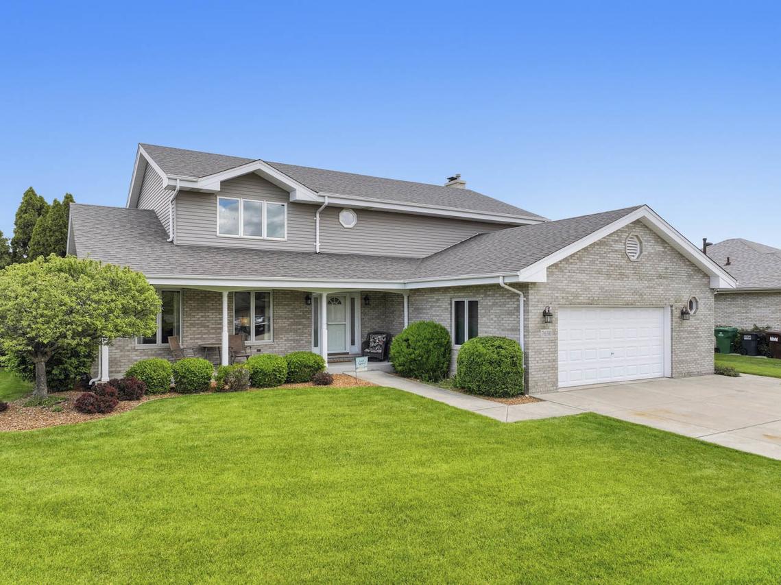 7630 Prestwick Dr., Tinley Park, IL 60477