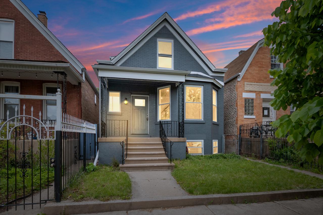 3540 W Evergreen Ave., Chicago, IL 60651