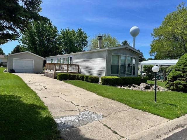 9 Hickory Ln., Sandwich, IL 60548