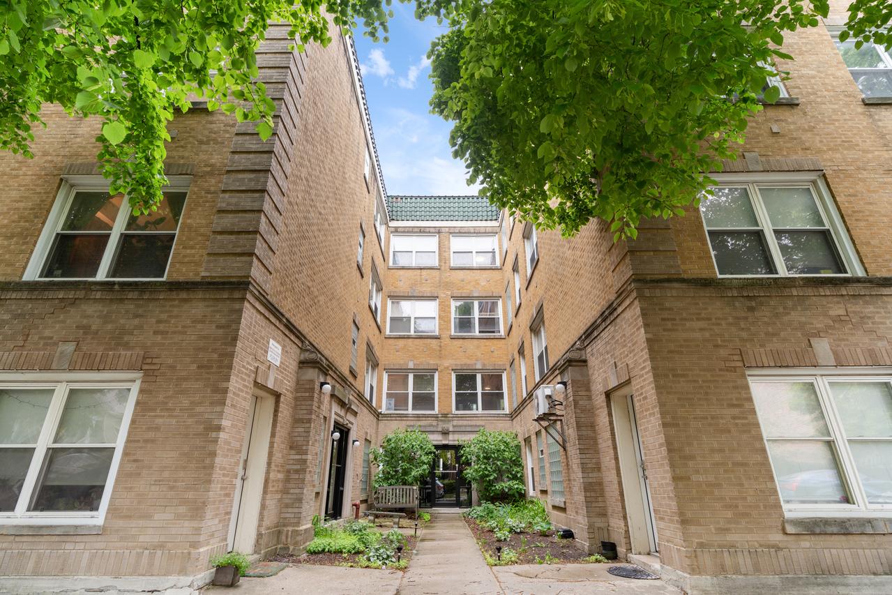 2846 N Christiana Ave. #2, Chicago, IL 60618