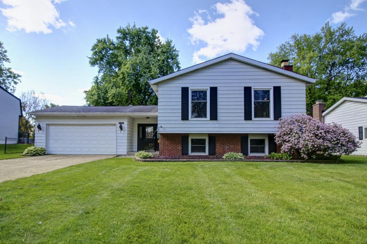 2266 Durham Dr., Wheaton, IL 60189