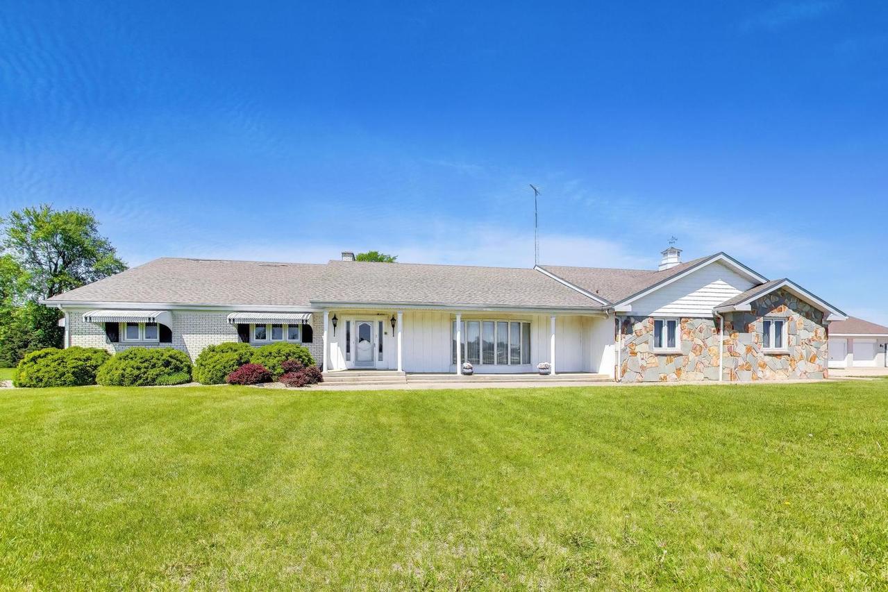 20 N Carbon Hill Rd., Coal City, IL 60416