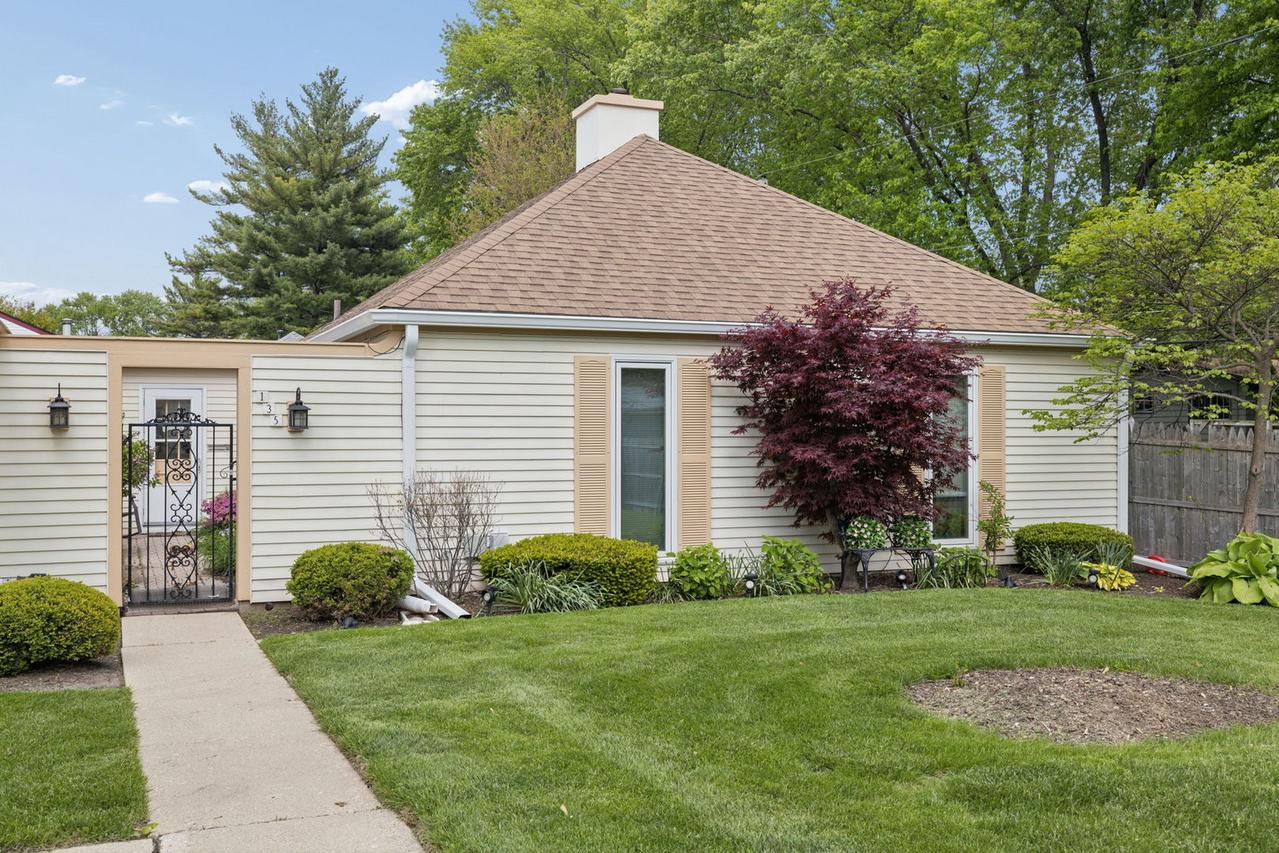135 Garden Dr., Montgomery, IL 60538