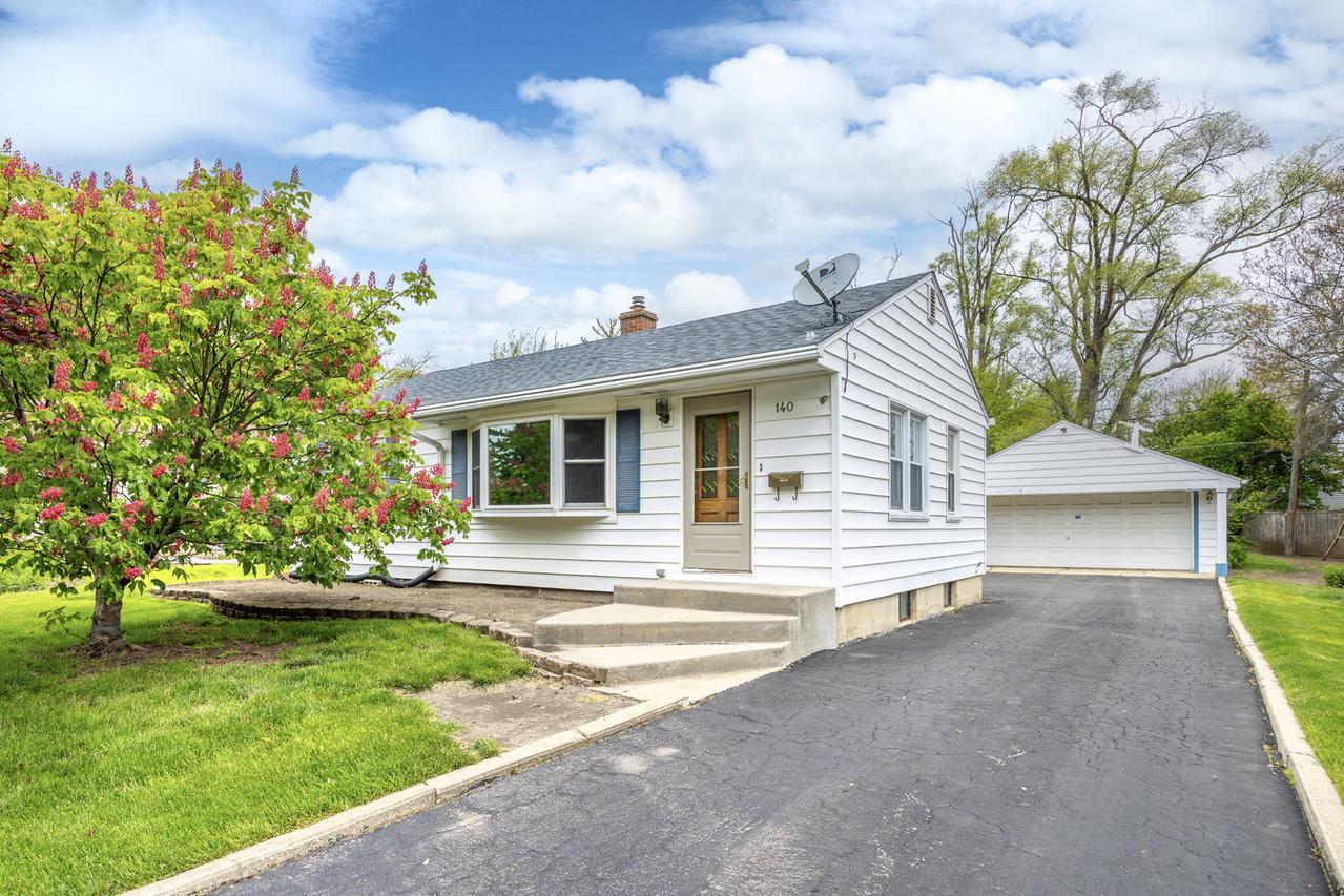 140 W Le Moyne Ave., Lombard, IL 60148
