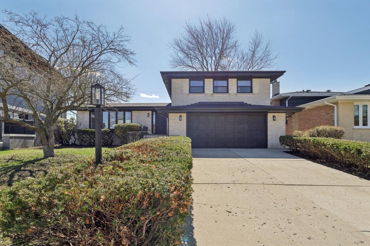 8135 W Rascher Ave., Chicago, IL 60656