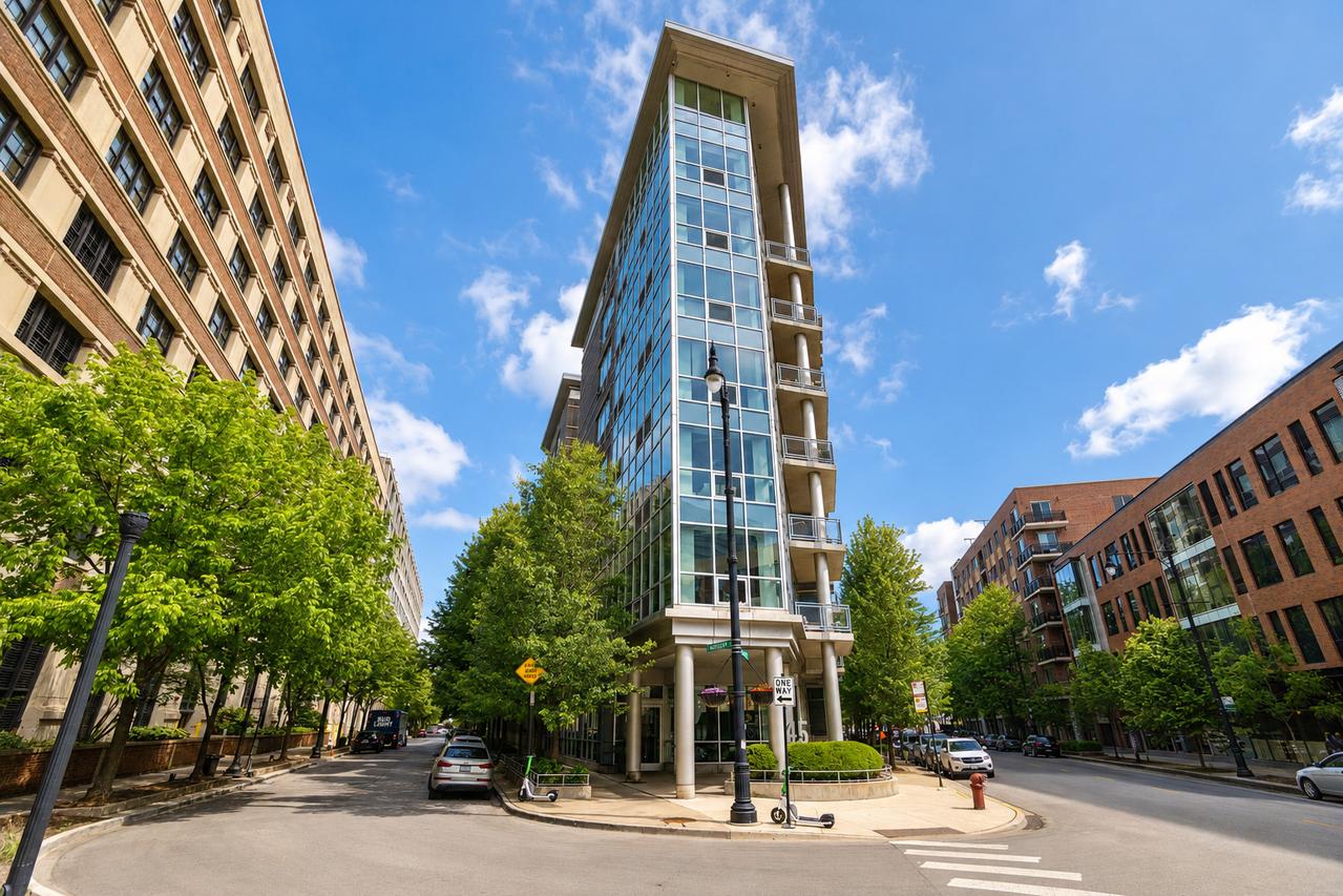 845 N Kingsbury St. #704, Chicago, IL 60610