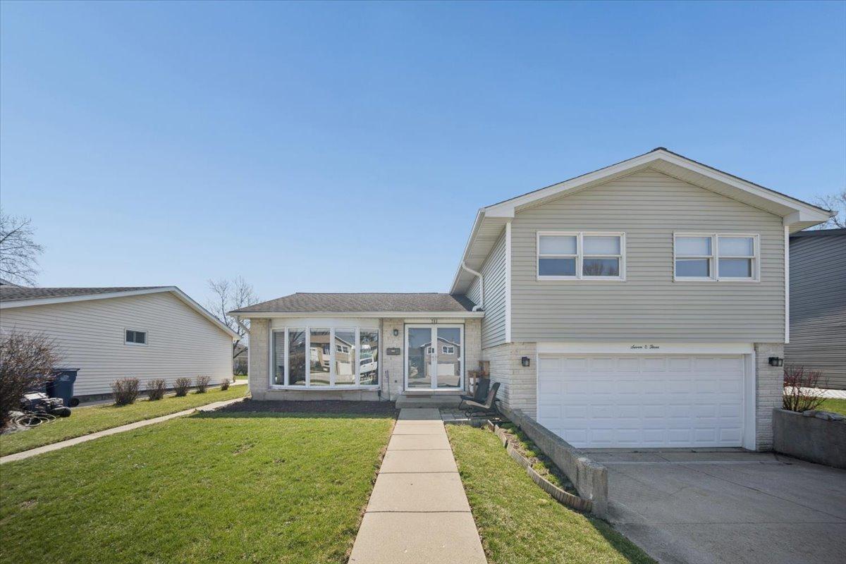 703 Westmere Rd., Des Plaines, IL 60016