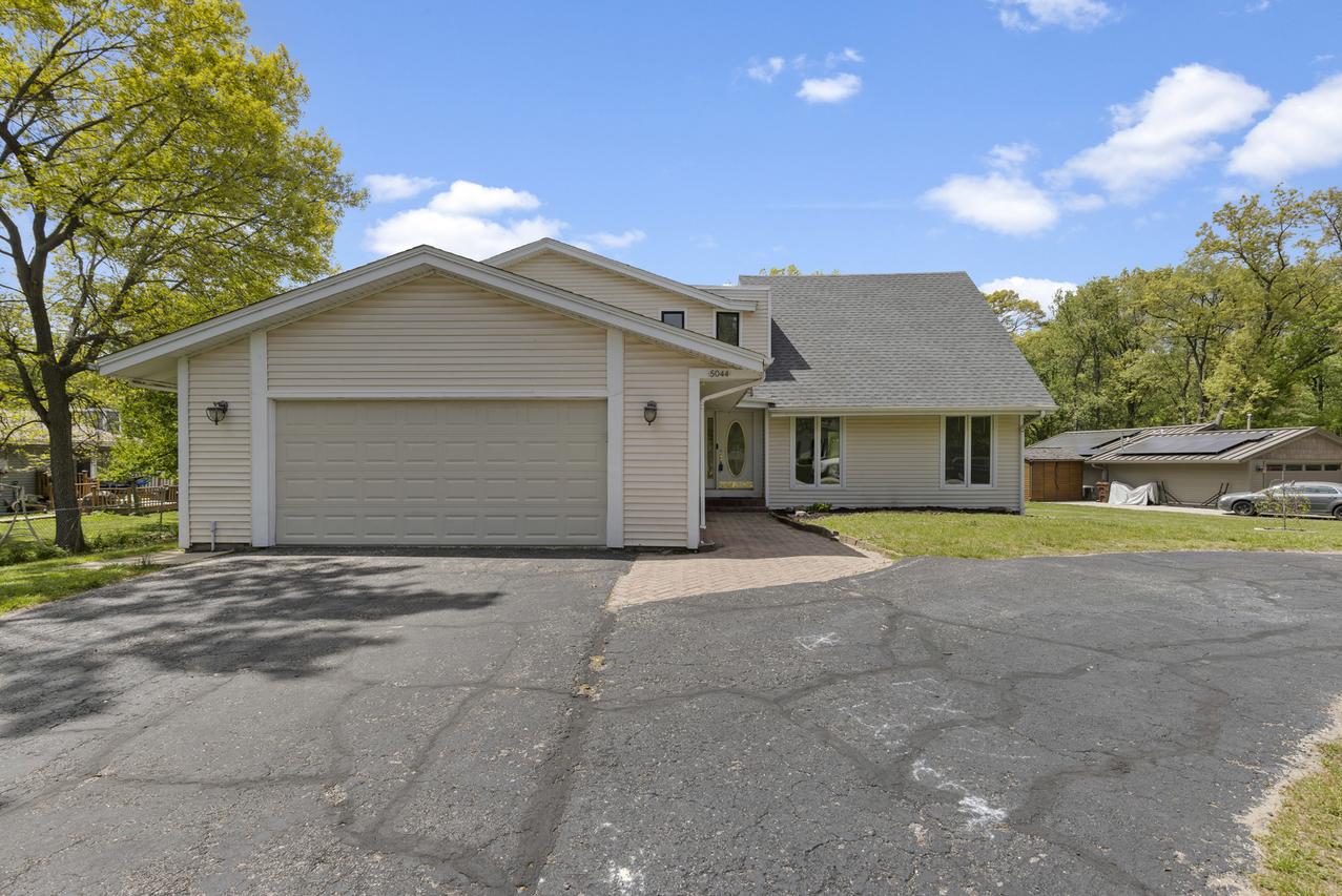 5044 Lanterne Ct., Loves Park, IL 61111