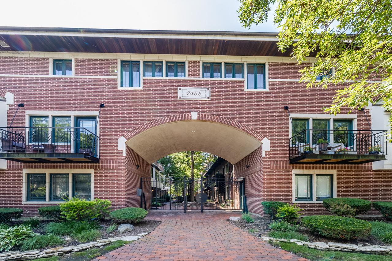 2455 W Ohio St. #13E, Chicago, IL 60612
