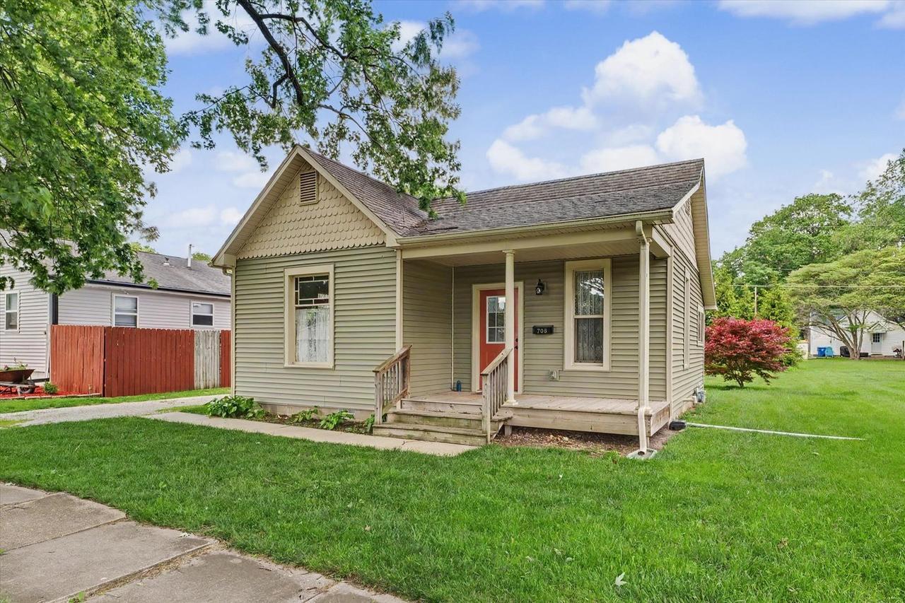 708 E Center St., Monticello, IL 61856