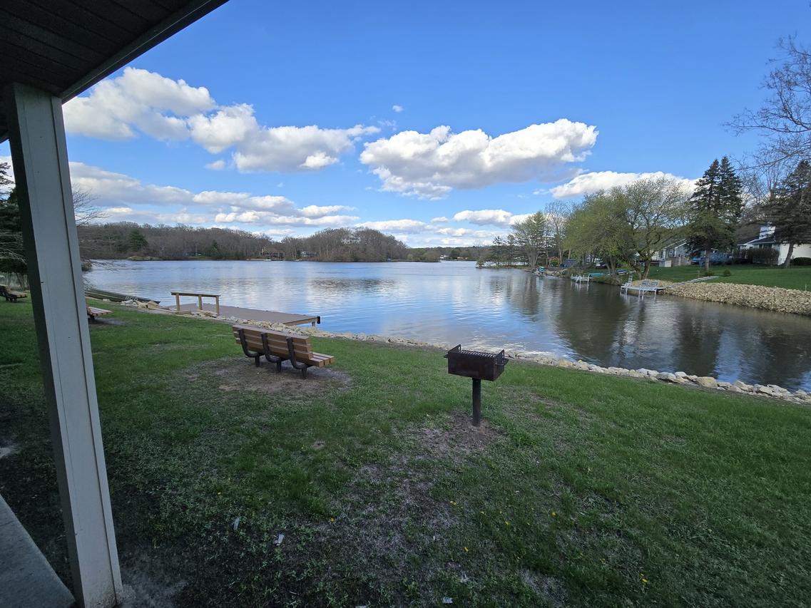 211 Maple Ln., Dixon, IL 61021