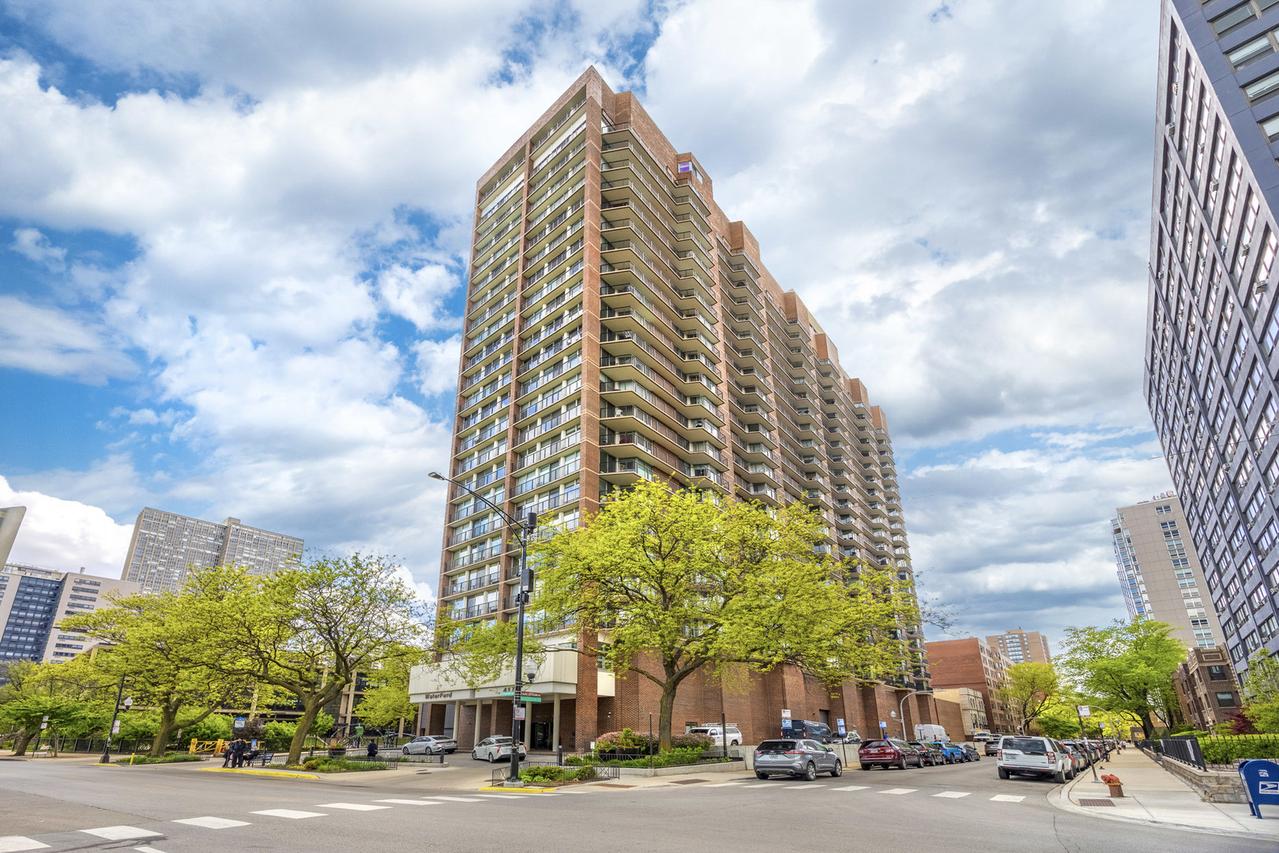 4170 N Marine Dr. #11H, Chicago, IL 60613