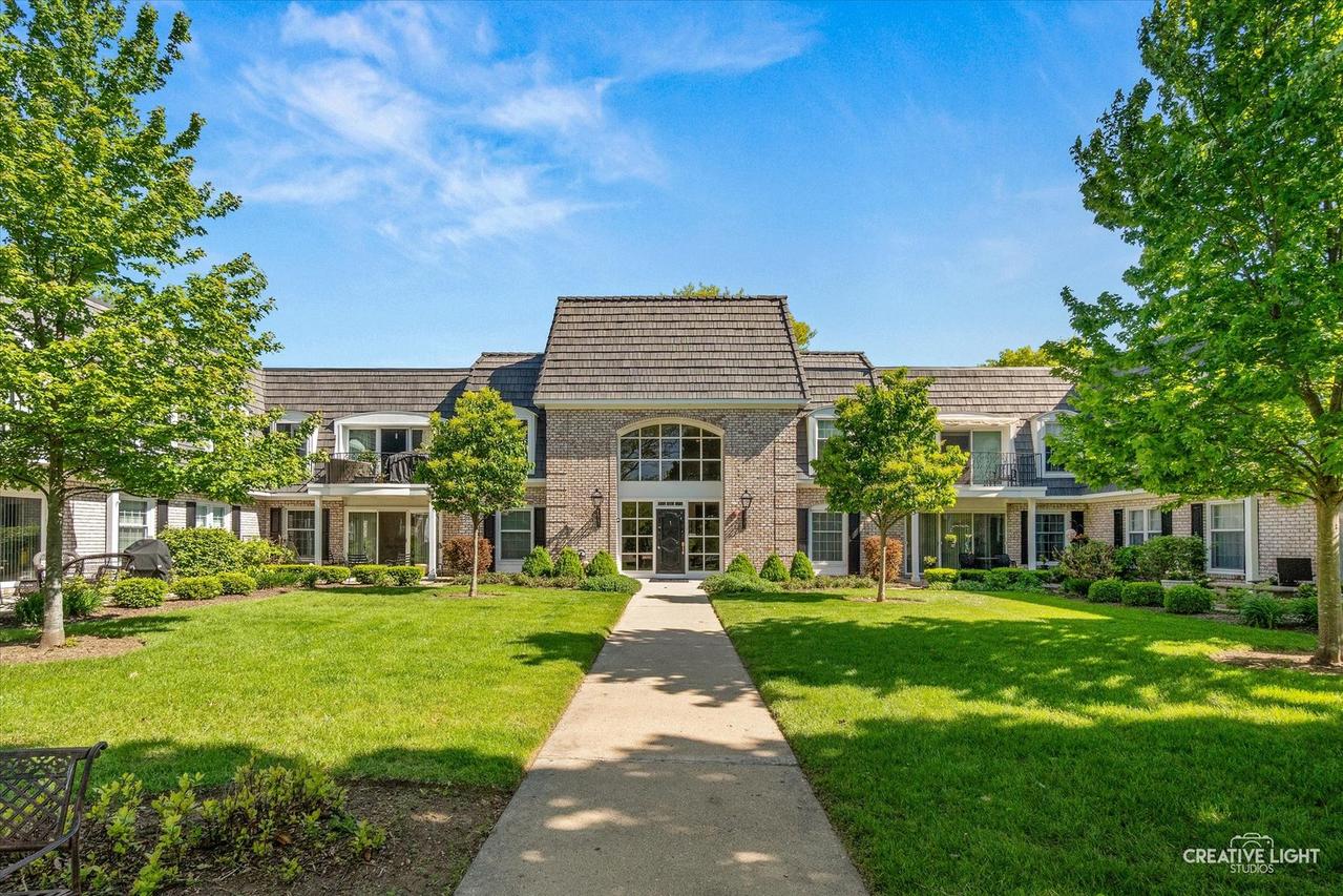 1 Normandie Dr. #208, Sugar Grove, IL 60554