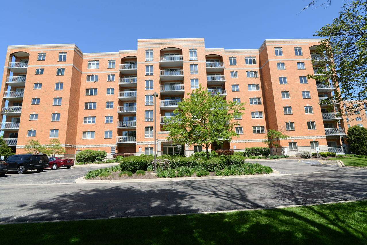 6801 N Milwaukee Ave. #707, Niles, IL 60714