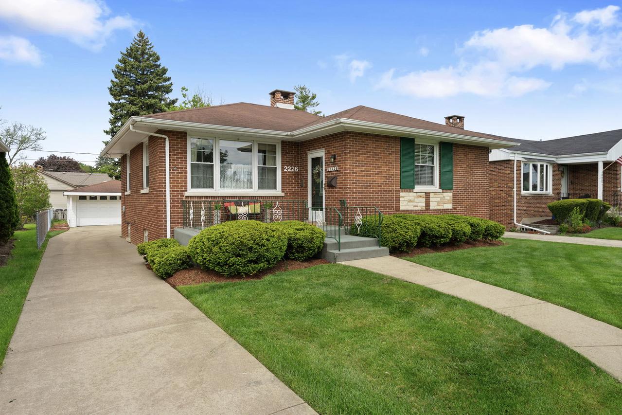 2226 Hawthorne Ave., Westchester, IL 60154