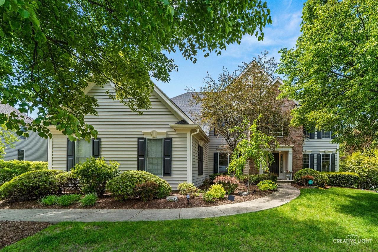 3N890 Emily Dickinson Ln., St. Charles, IL 60175