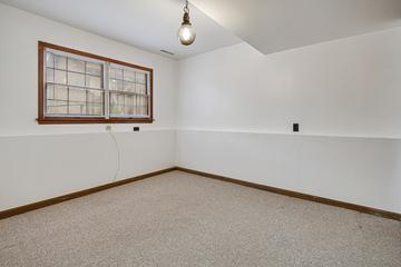 26 Miller Rd., Lake in the Hills, IL 60156