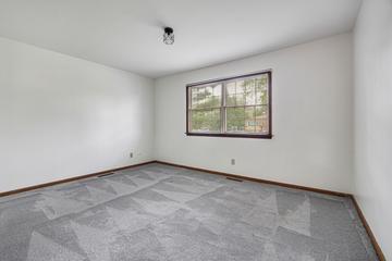 26 Miller Rd., Lake in the Hills, IL 60156