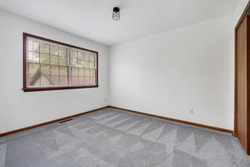 26 Miller Rd., Lake in the Hills, IL 60156