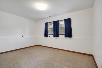 26 Miller Rd., Lake in the Hills, IL 60156
