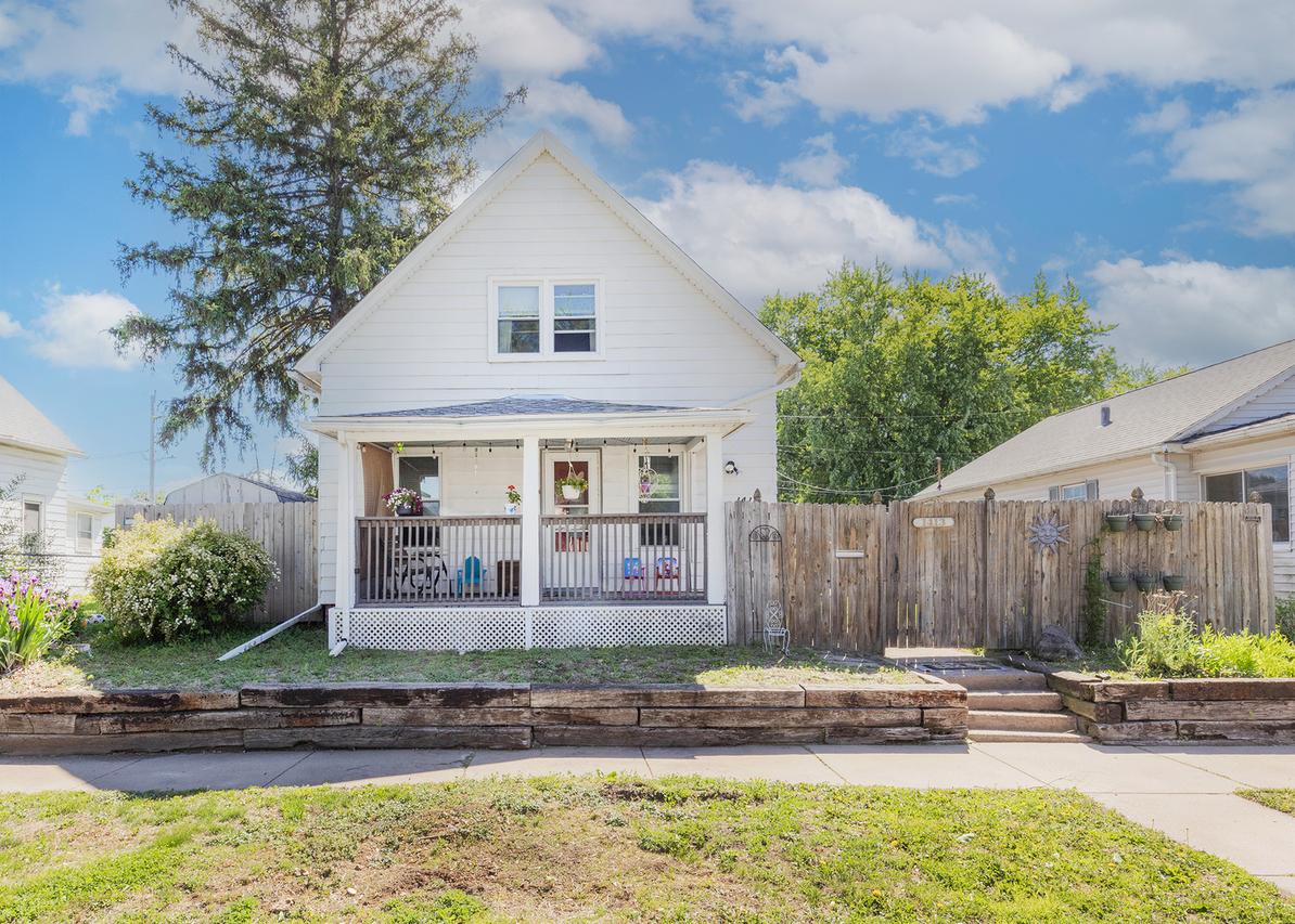 1413 40th St., Rock Island, IL 61201