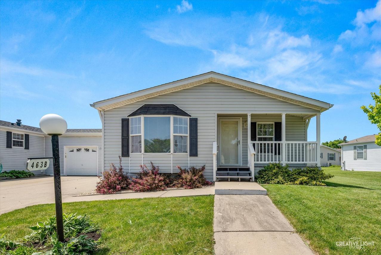 463 Meadowlark Cir. #B, Sandwich, IL 60548