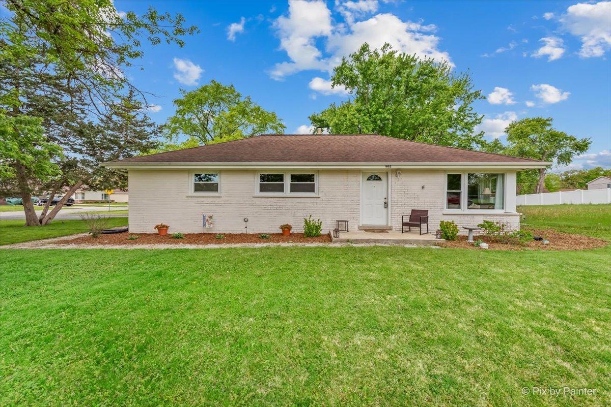 902 W Stonemill Ave., Addison, IL 60101