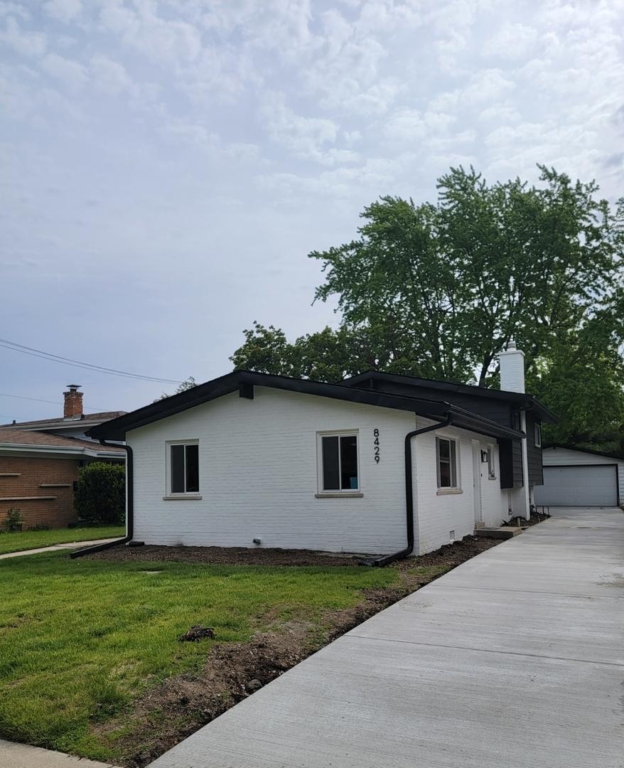 8429 Mason Ave., Morton Grove, IL 60053
