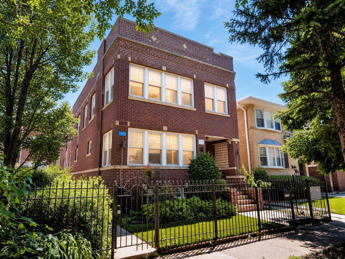 4819 W Cornelia Ave., Chicago, IL 60641