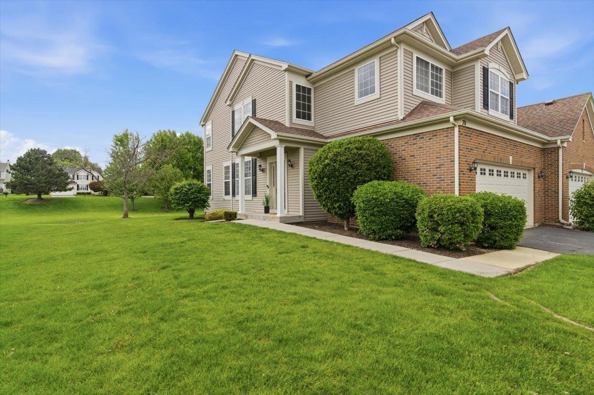 70 Regent Dr., Gilberts, IL 60136