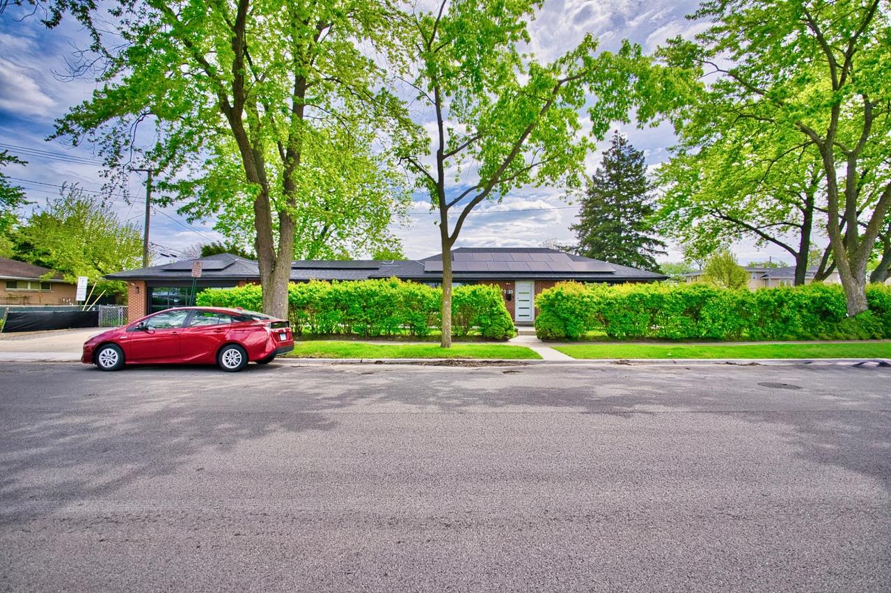 7135 Laramie Ave., Skokie, IL 60077
