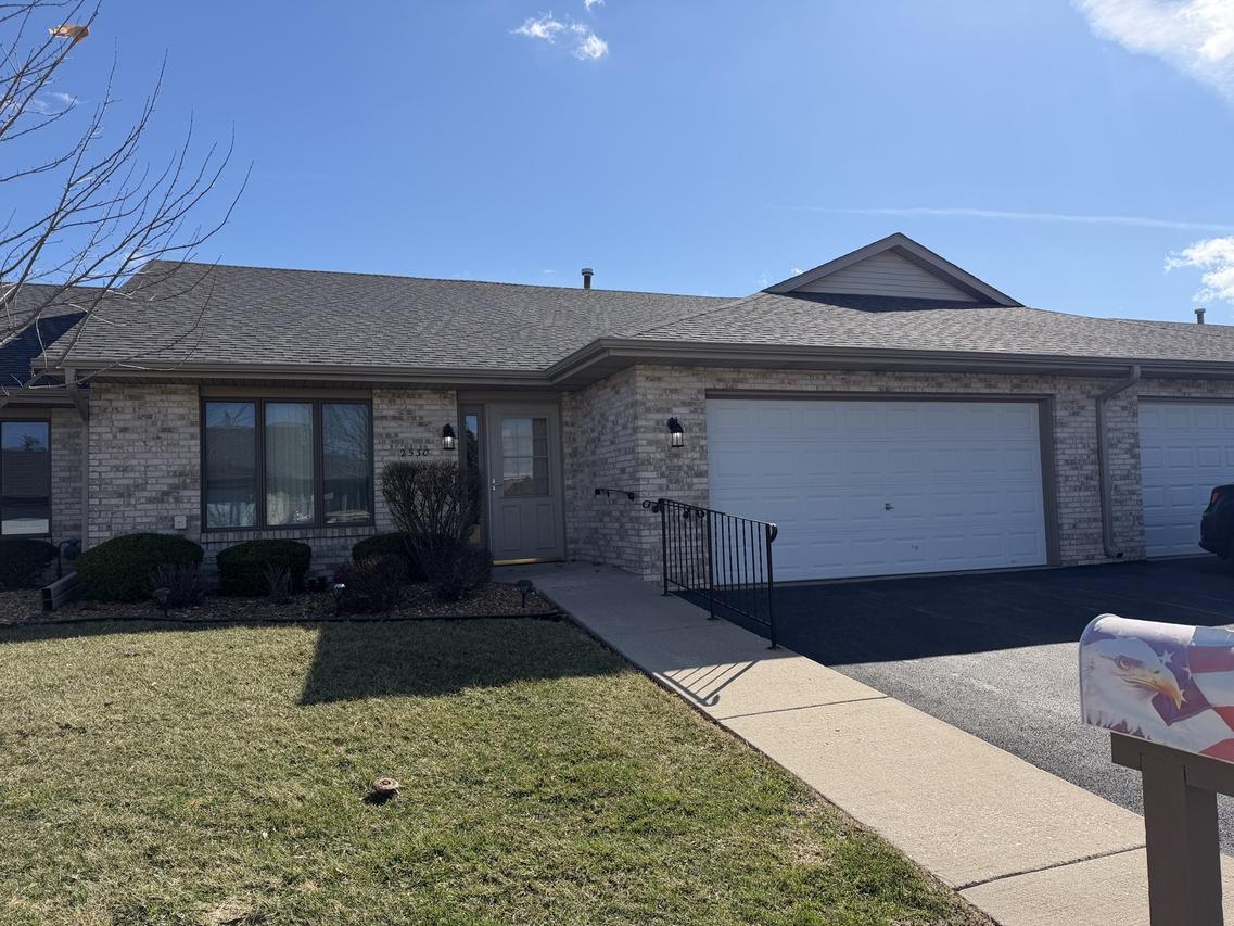 2530 Par Four Ct. #C, Joliet, IL 60436