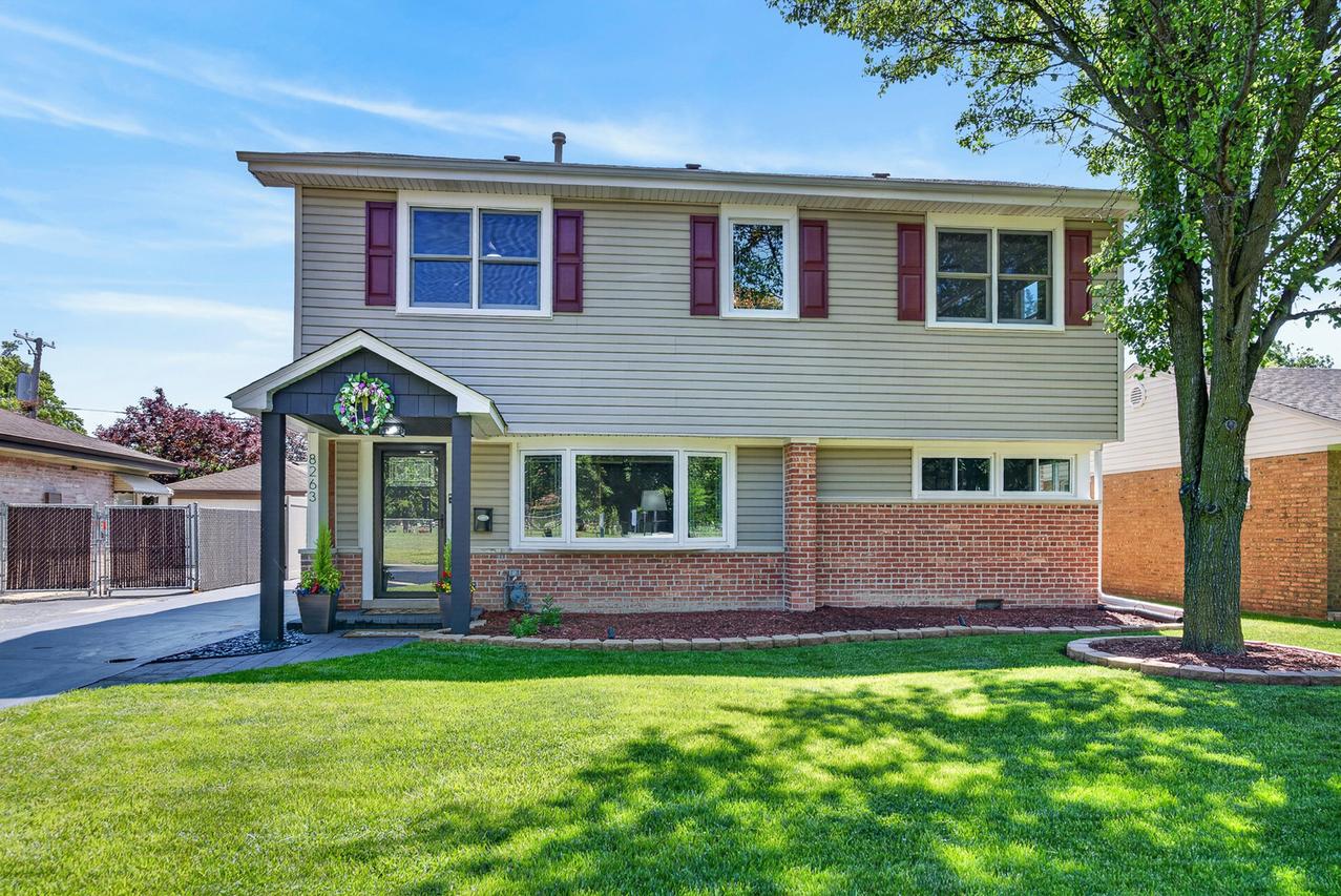 8263 N Washington St., Niles, IL 60714