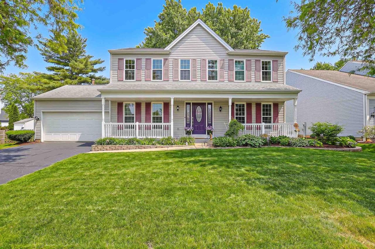830 Hawk Ln., Carol Stream, IL 60188