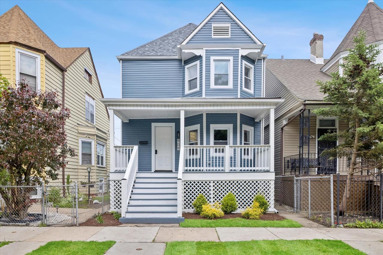 909 N Lockwood Ave., Chicago, IL 60651