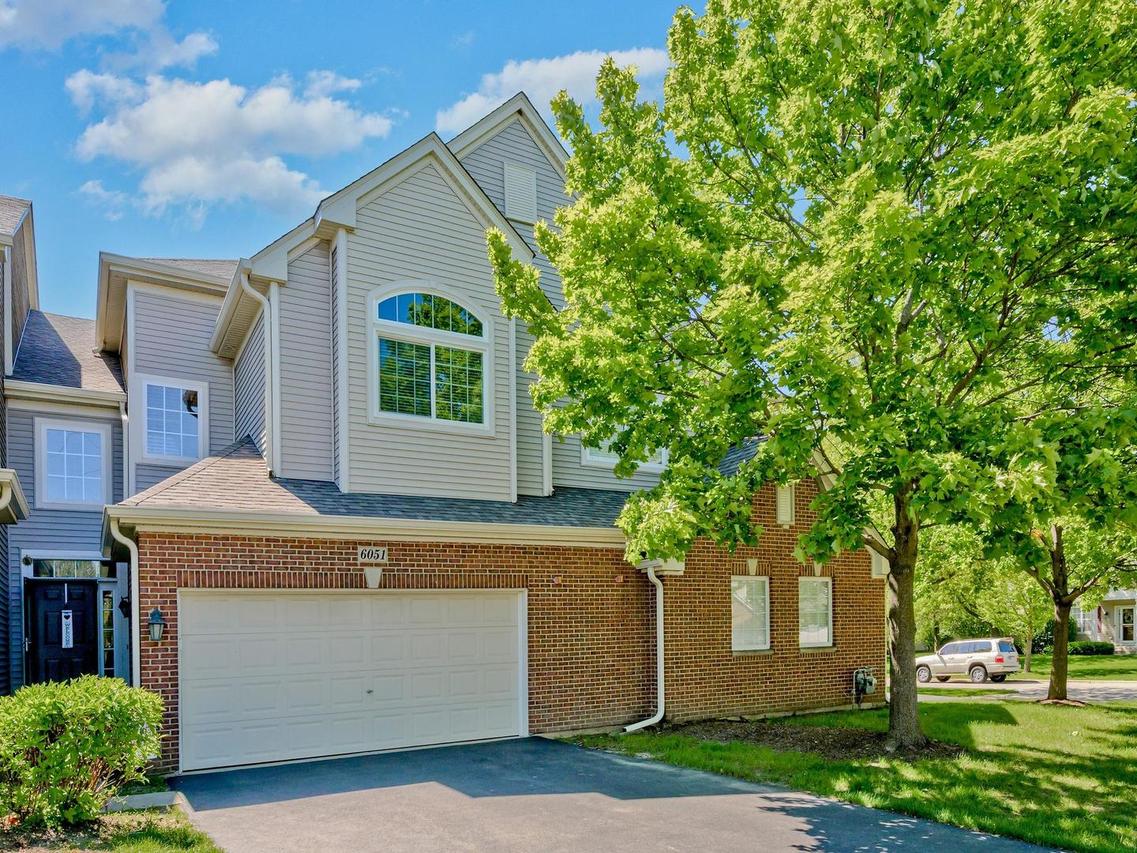 6051 Canterbury Ln., Hoffman Estates, IL 60192